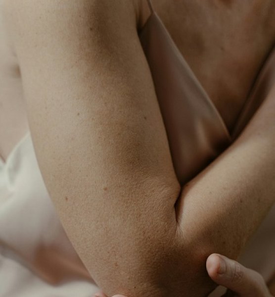 Suché lokty, jak na ně s krémem